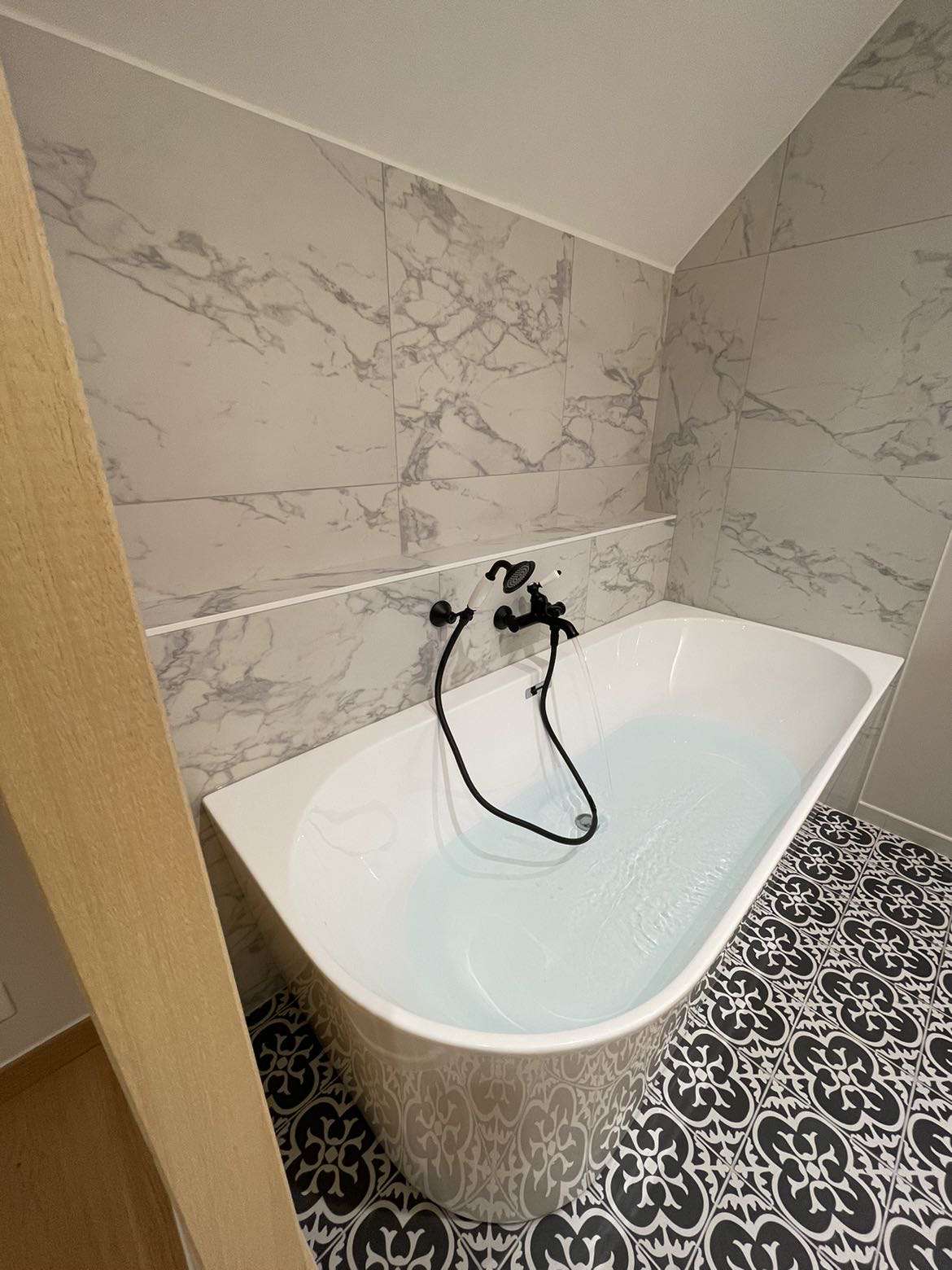 peintre-vaux-le-penil salle de bain renovation apres