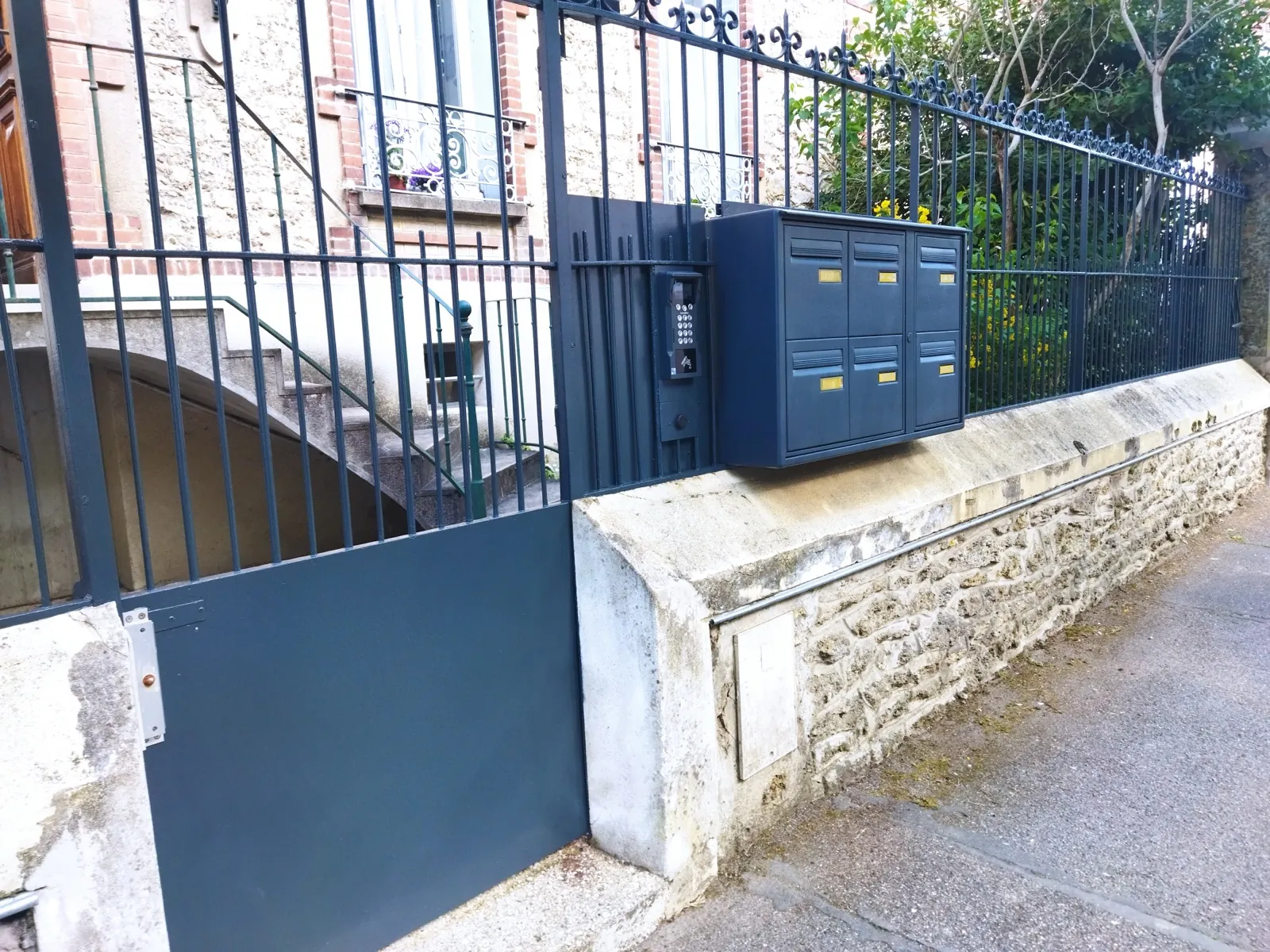 Portail et clôture fer forgé — finition anthracite, Seine-et-Marne
