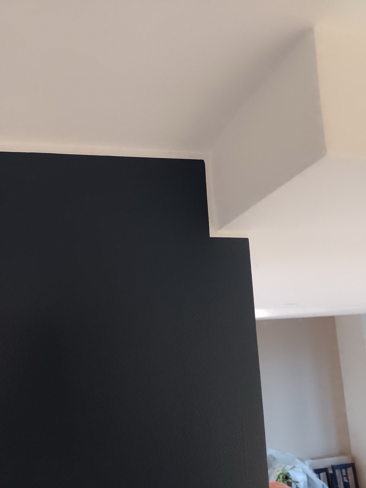 Détail mur d'accent noir mat