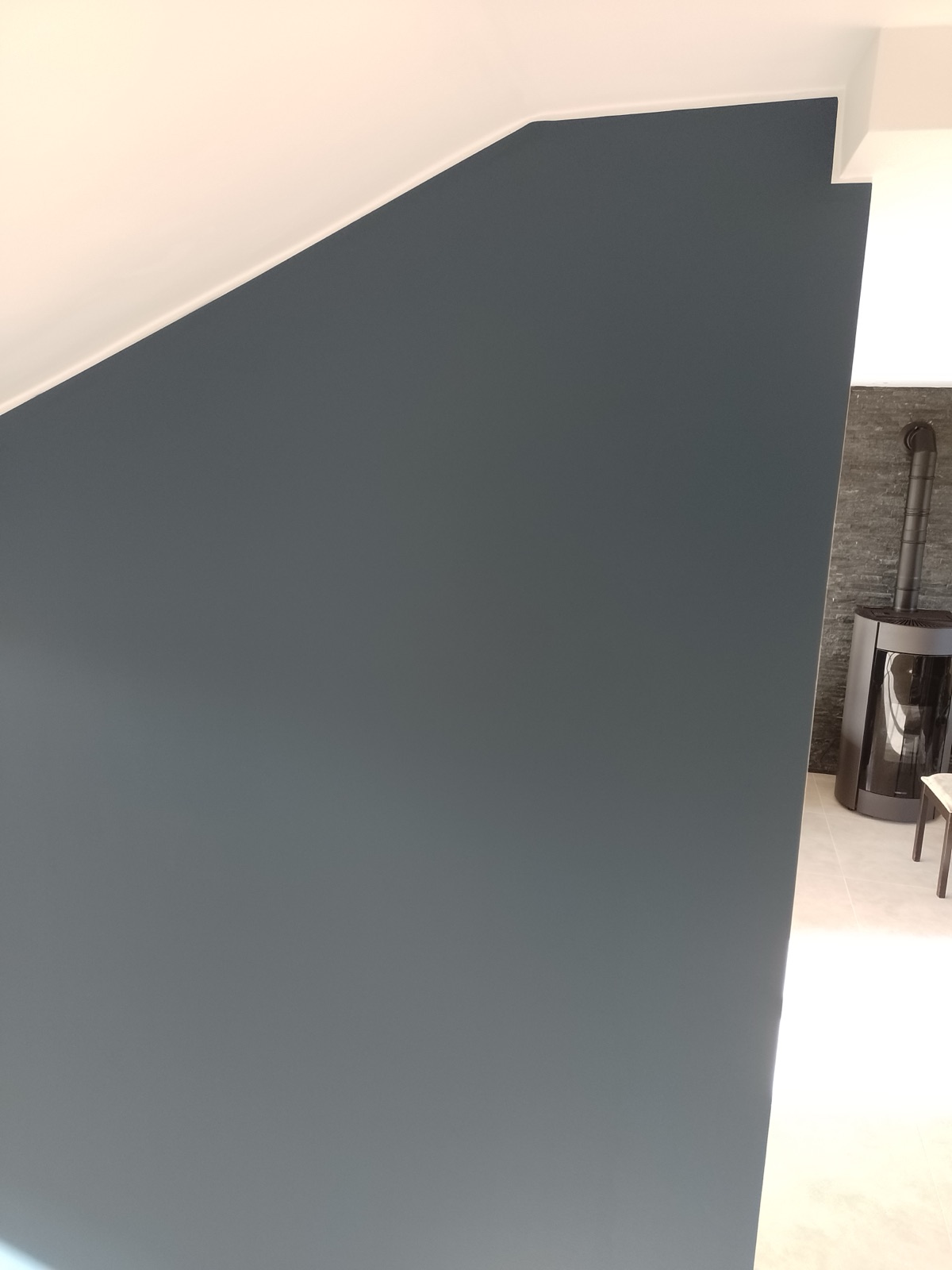 Mur d'accent bleu ardoise