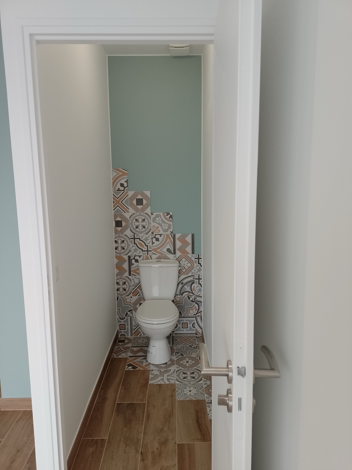 WC céladon et carreaux ciment