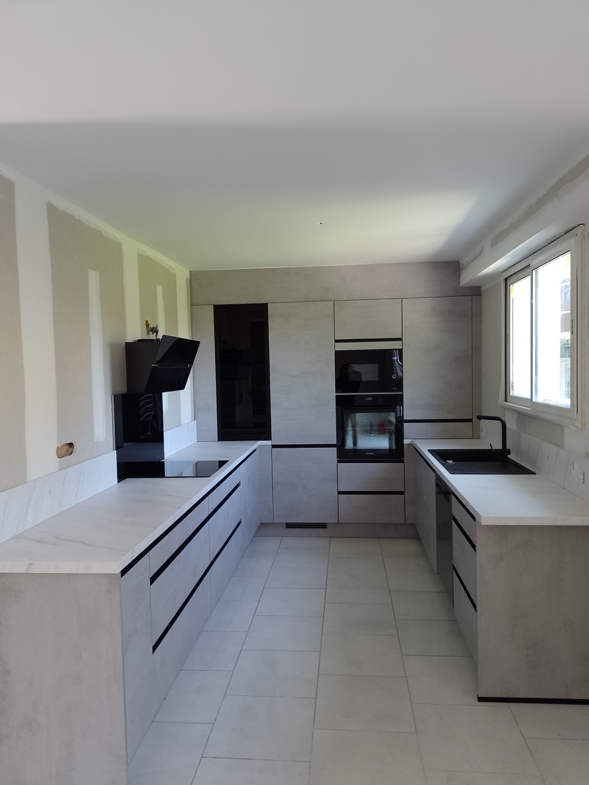 Cuisine moderne enduit avant peinture